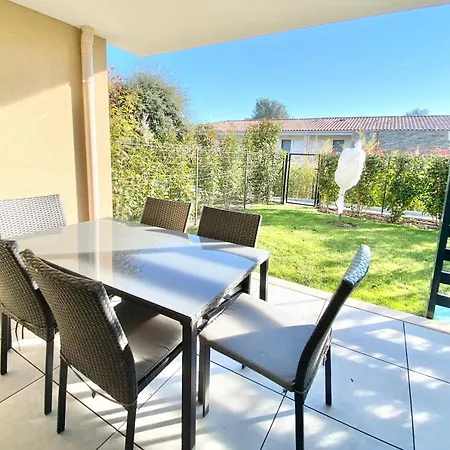 Apartment Ivoire Piscine *